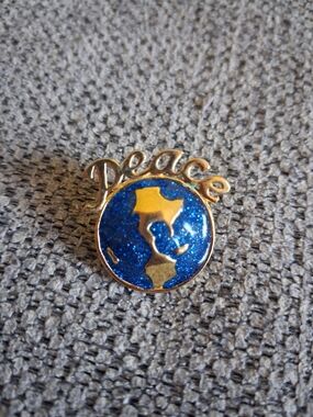 Avon Peace Globe Brooch - Blue and Gold